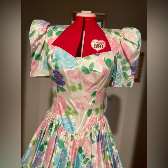 Vintage 80s Gunne Sax Pastel Floral Formal Gown With Bow Details - Picture 10 of 15
